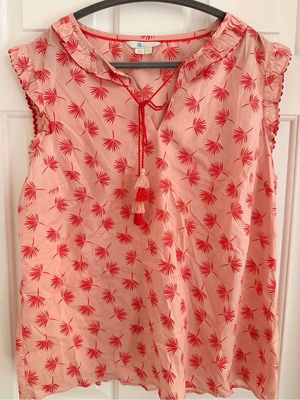 Boden Sleeveless Pink Palm-Print Tassel Top